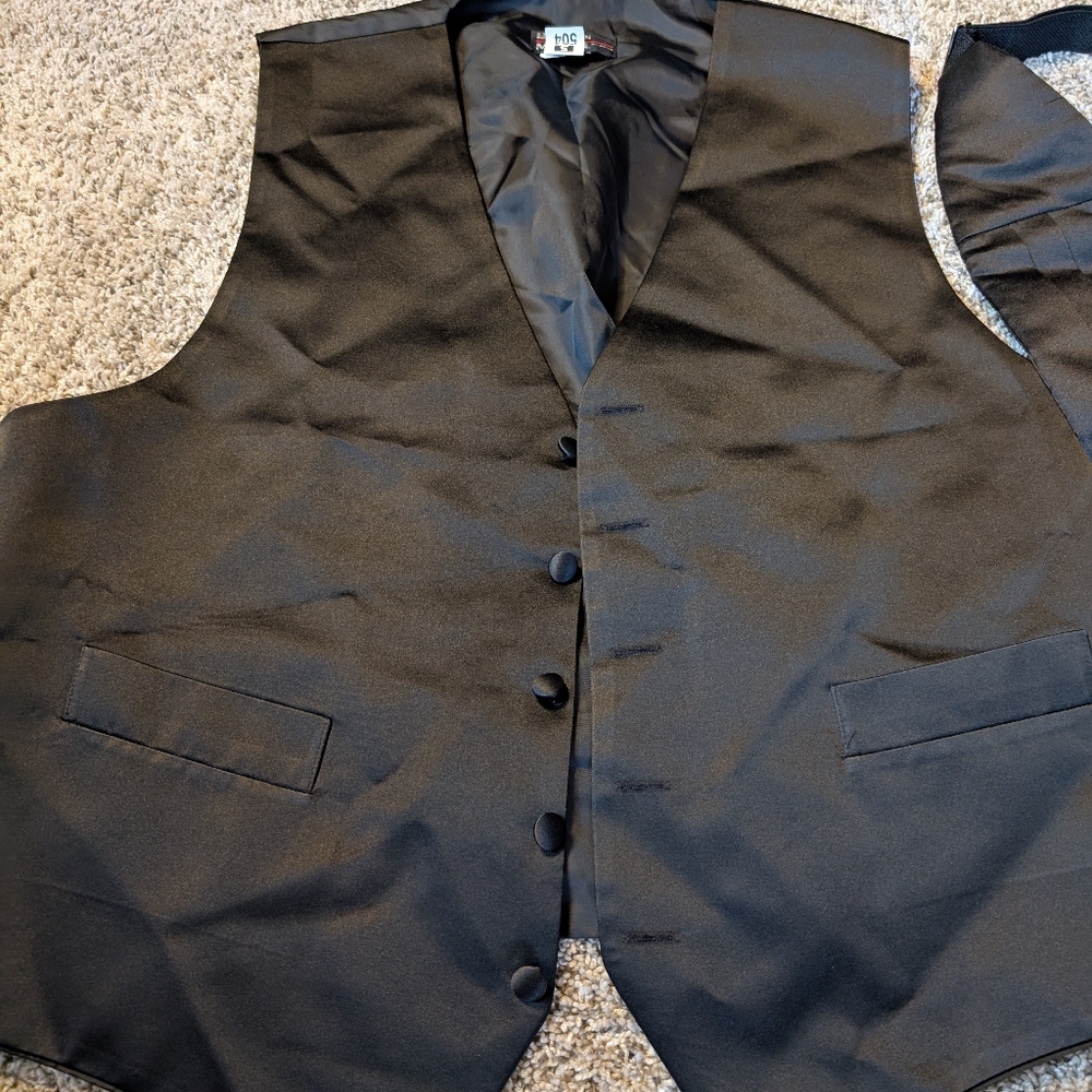 Men's vest and cumberbund - Picture 2 of 4